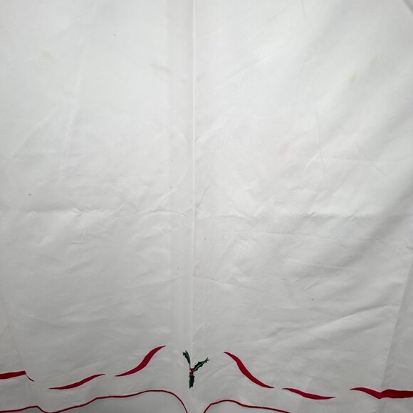VINTAGE HAND PAINTED/MADE CHRISTMAS HOLLY WHITE TABLECLOTH - 55" X 52.75" SQUARE - Picture 7 of 8